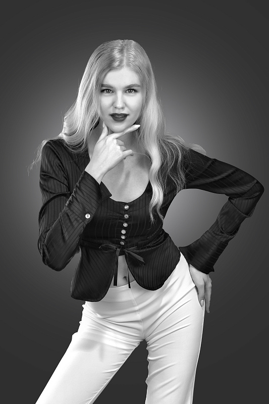 Алина Апарова